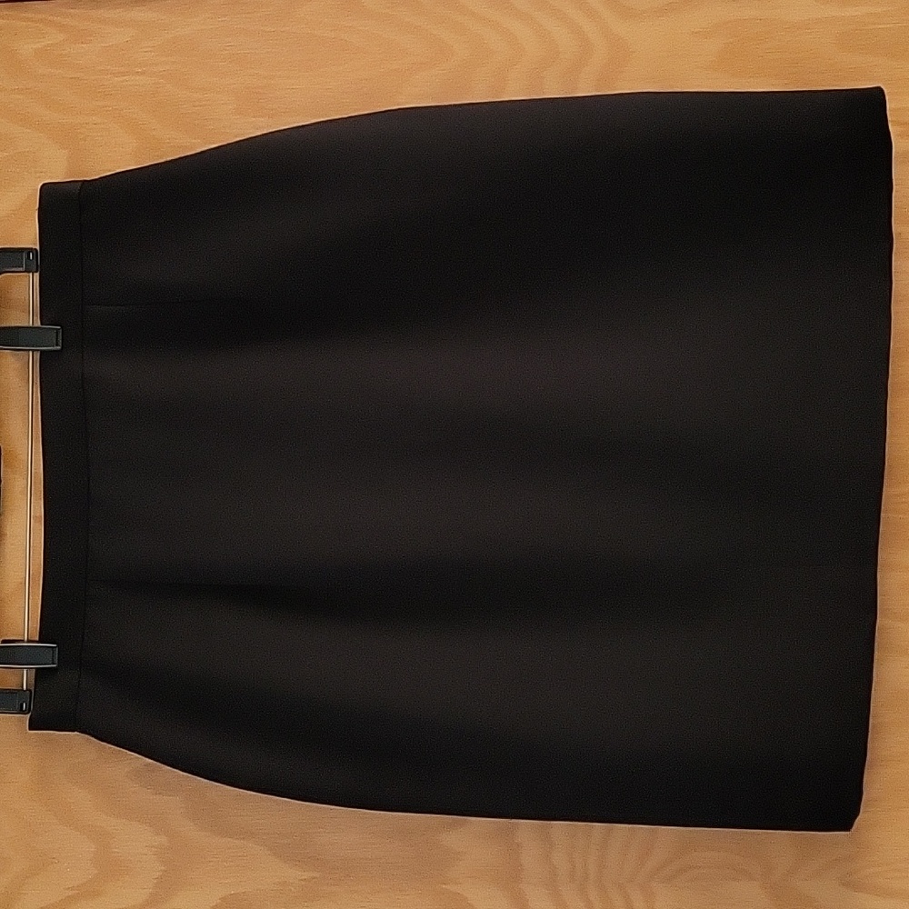 BlackTie Oleg Cassini woman's skirt size 16, color black